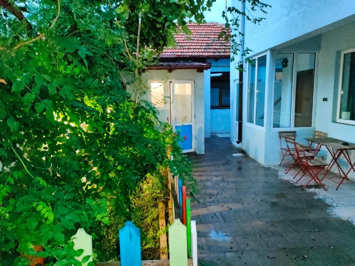 Ivavev Is Us Bythesea Constanta Exterior photo